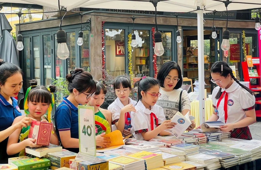 Chuỗi sự kiện hưởng ứng Ngày Sách và Văn hóa đọc tại Phố sách Hà Nội