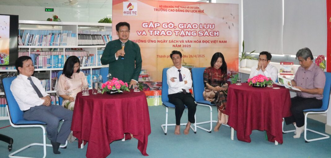 Đêm bắn pháo hoa thứ 2 trong chuỗi hoạt động chào mừng 50 năm Ngày Giải phóng miền Nam
