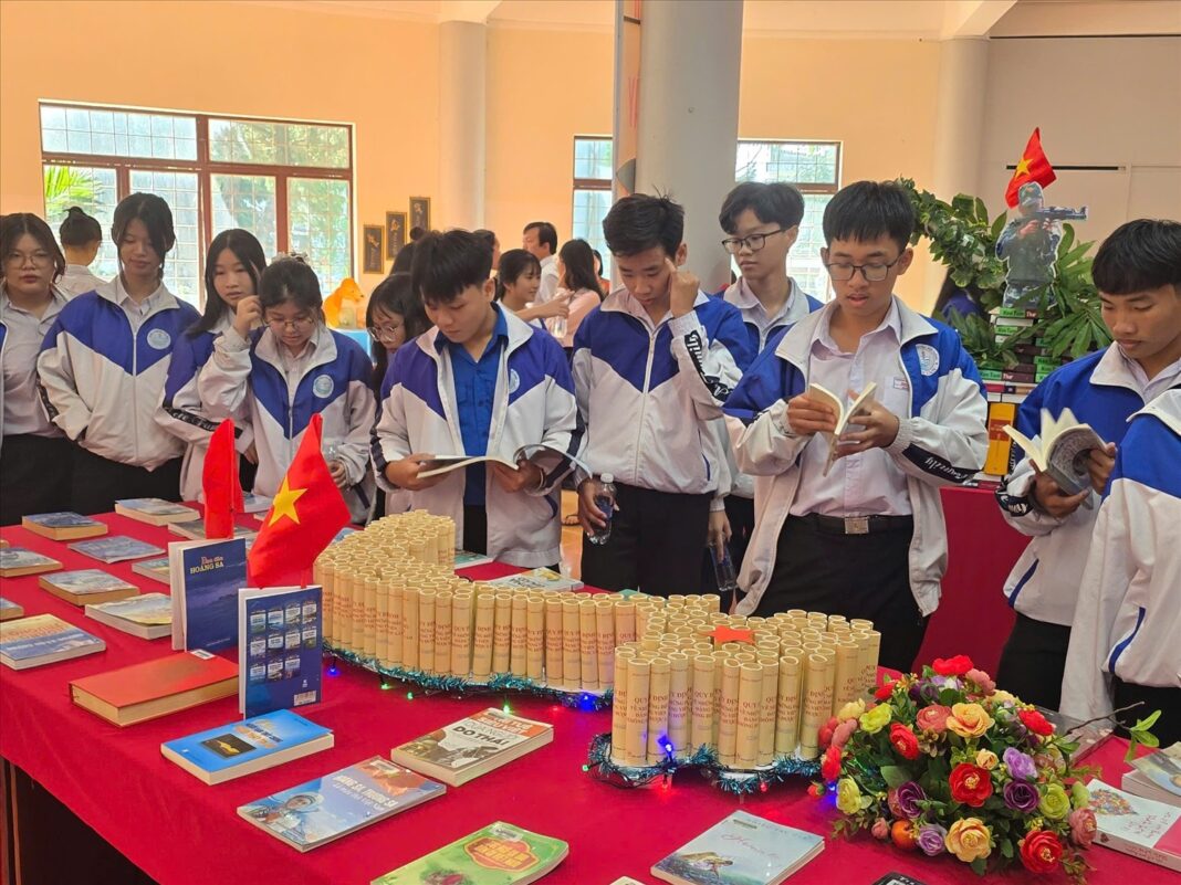 Báo Dân tộc và Phát triển