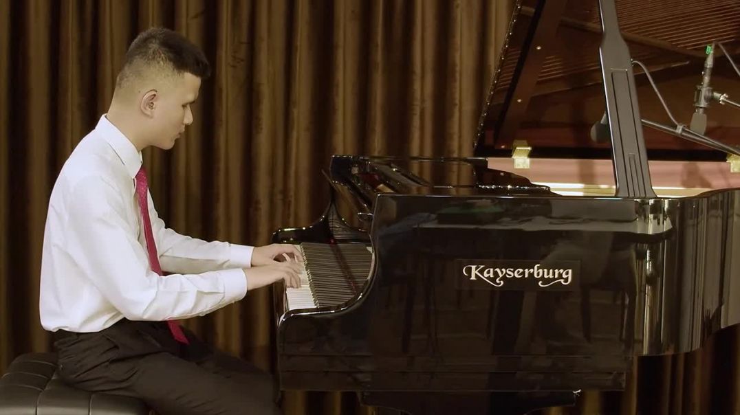 Học sinh mù đầu tiên đỗ khoa piano ở Nhạc viện