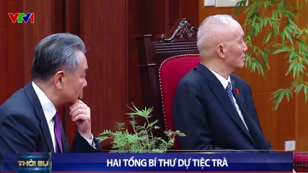 Lãnh đạo Việt - Trung thưởng trà