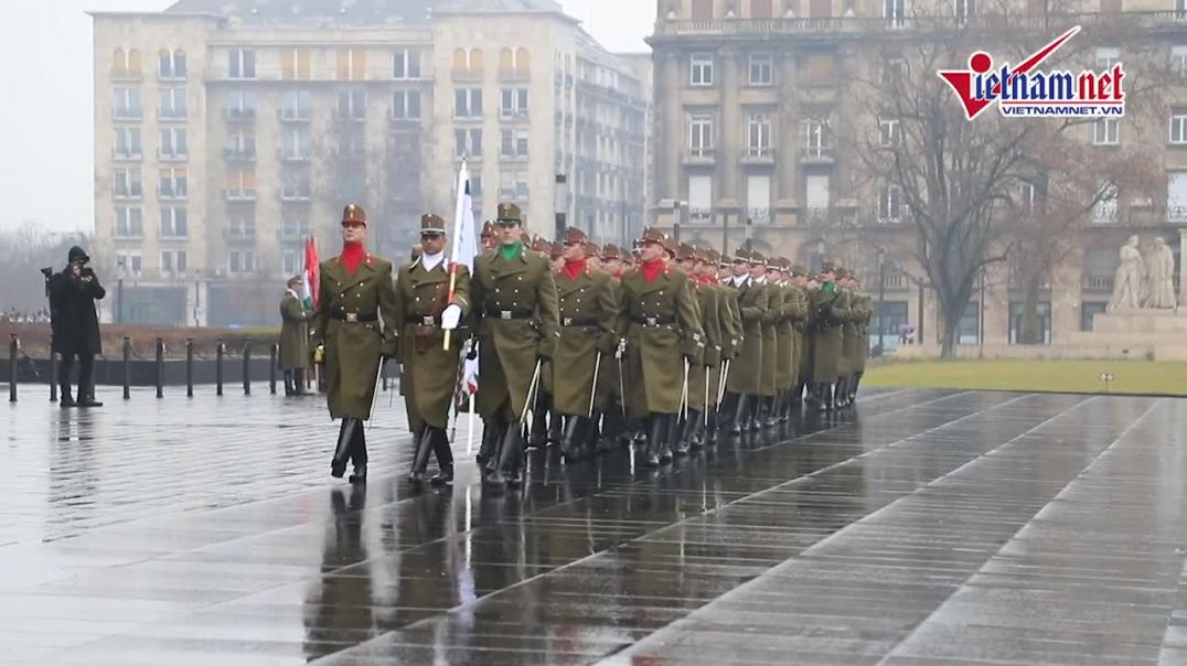 Thủ tướng Hungary Viktor Orbán chủ trì lễ đón Thủ tướng Phạm Minh Chính