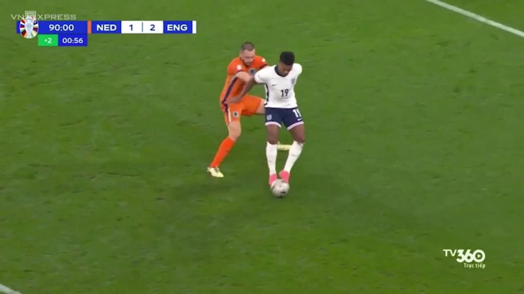 Ollie Watkins nâng tỷ số lên 2-1 cho đội tuyển Anh