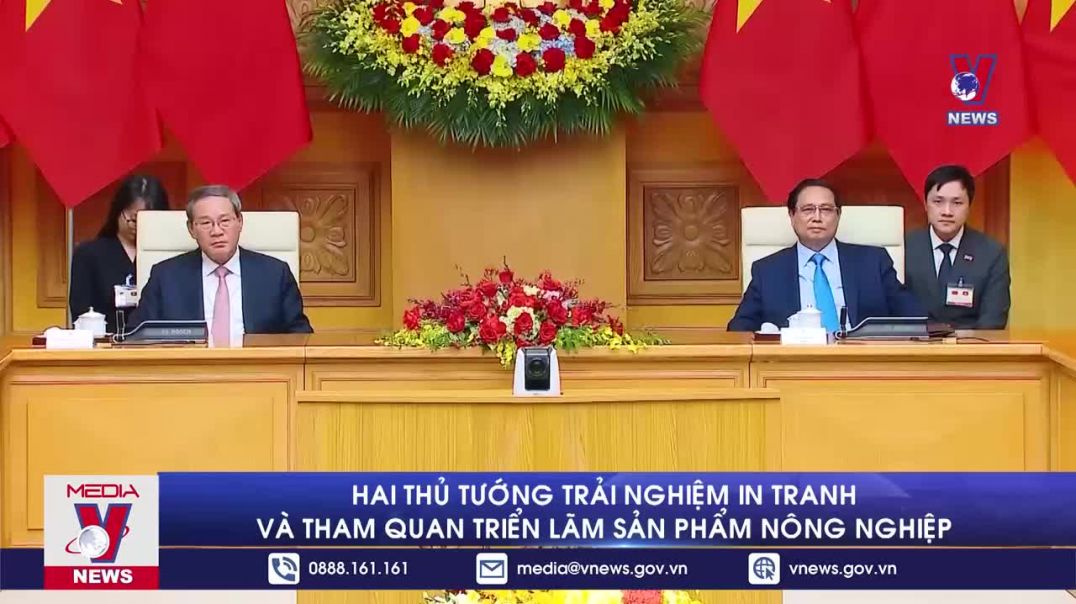 ⁣Hai thủ tướng trải nghiệm in tranh Đông Hồ và tham quan triển lãm sản phẩm nông nghiệp