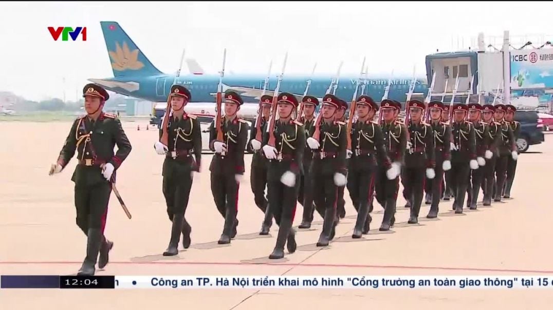 Thủ tướng Phạm Minh Chính đến Lào dự Hội nghị cấp cao ASEAN