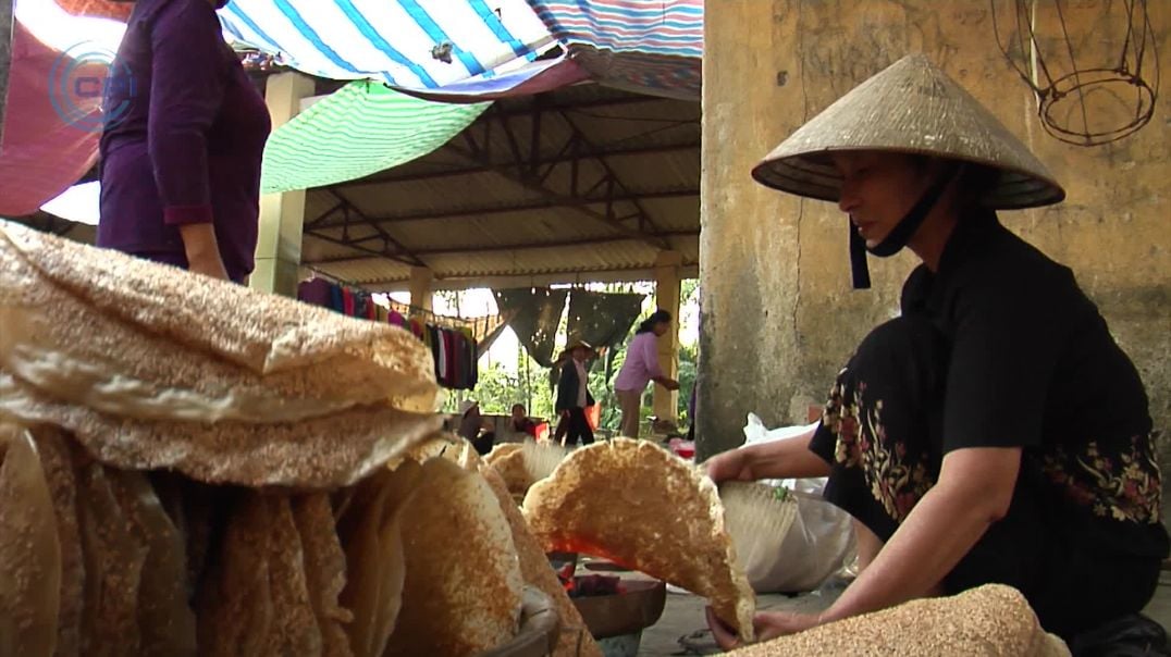 ⁣Bánh đa nướng - món quà quê vùng Thanh Hóa