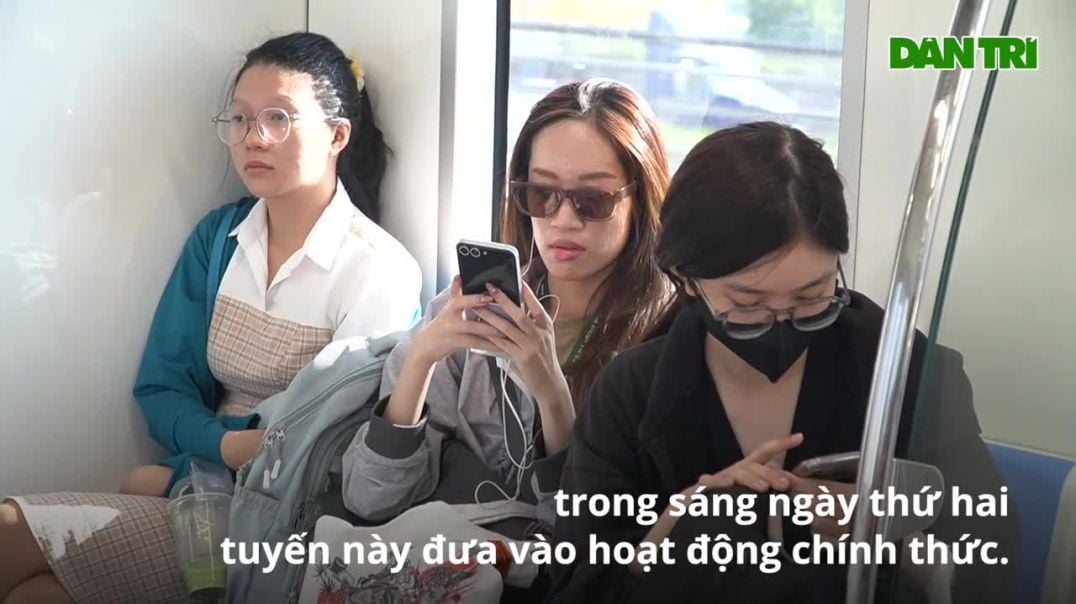 Người dân TPHCM sử dụng Metro số 1 để đi học, đi làm trong sáng đầu tuần